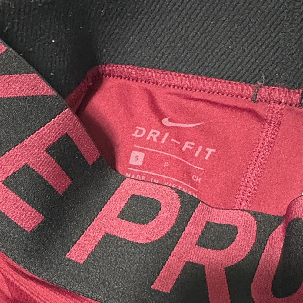 Nike Pro Maroon Leggings - Picture 4 of 4